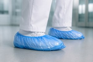 Прочные ламинированные бахилы: назначение, материалы, свойства и области применения